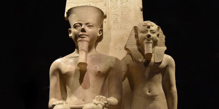 <strong>Le groupe statuaire d’Amon et de Toutankhamon</strong> 2 - Le Progrès Egyptien <strong>Le groupe statuaire d’Amon et de Toutankhamon</strong> 1 - Le Progrès Egyptien