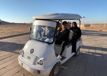 Les voitures électriques à Abou Simbel