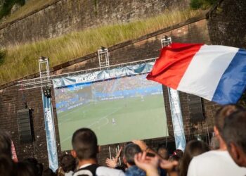 Des écrans géants pour France-Maroc en France