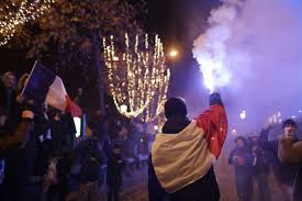 Liesse en France après la victoire des Bleus