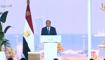 Al-Sissi juge indispensable de construire de nouvelles villes à la lumière de la croissance démographique galopante