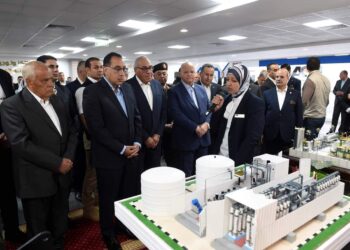 Madbouli assiste à l’inauguration du centre de fabrication numérique à l’usine des moteurs à Helwan