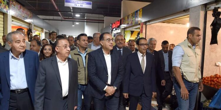 Madbouli visite le terminal polyvalent de Tahya Misr dans le port d'Alexandrie 2 - Le Progrès Egyptien Madbouli visite le terminal polyvalent de Tahya Misr dans le port d'Alexandrie 1 - Le Progrès Egyptien