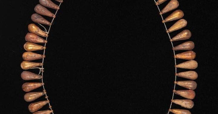 Des bijoux récemment découverts à Tell al-Amarena 2 - Le Progrès Egyptien Des bijoux récemment découverts à Tell al-Amarena 1 - Le Progrès Egyptien