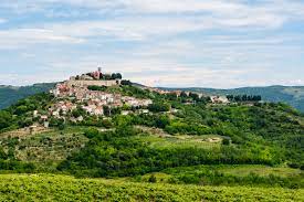 Hum, la plus petite ville du monde 7 - Le Progrès Egyptien