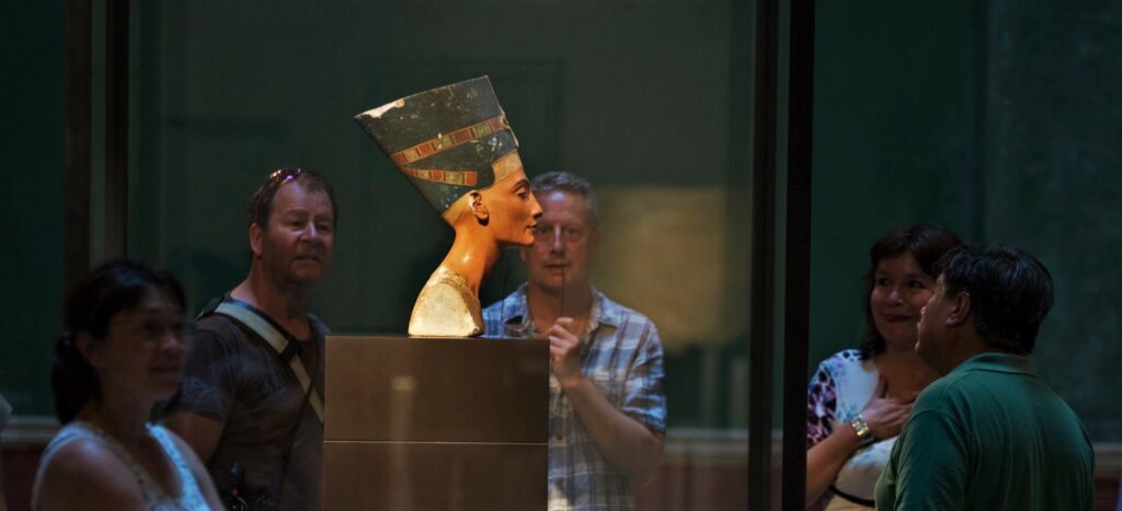 <strong>Il y a 110 ans... L'époustouflant buste de Nefertiti a été découvert</strong> 4 - Le Progrès Egyptien <strong>Il y a 110 ans... L'époustouflant buste de Nefertiti a été découvert</strong> 3 - Le Progrès Egyptien