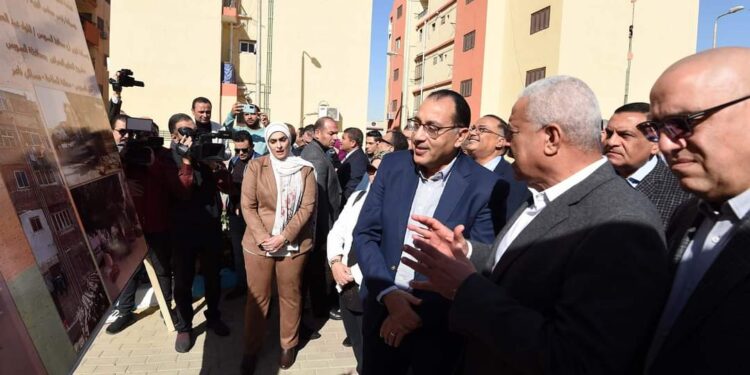 <strong>Madbouli inspecte la deuxième phase du projet de développement du lac de Suez</strong> 1 - Le Progrès Egyptien