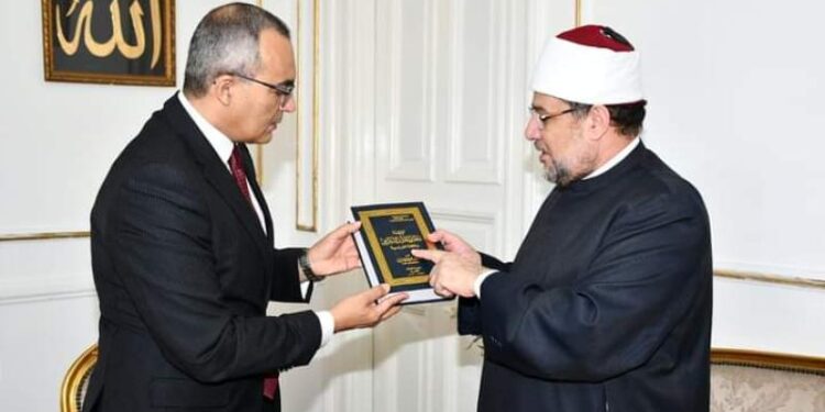 Idéologie modérée : Gomaa et l’ambassadeur d’Egypte au Sénégal examinent les efforts de propagation 2 - Le Progrès Egyptien Idéologie modérée : Gomaa et l’ambassadeur d’Egypte au Sénégal examinent les efforts de propagation 1 - Le Progrès Egyptien