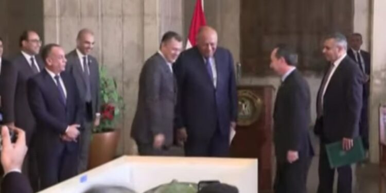 La récupération du Sarcophage vert, une nouvelle réussite des A.E. 1 - Le Progrès Egyptien