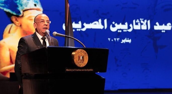 Découverte inédite d’un papyrus complet à Saqqarah 1 - Le Progrès Egyptien