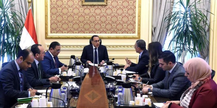 <strong>Madbouli : Le gouvernement oeuvre pour simplifier les mesures liées aux investissements</strong> 2 - Le Progrès Egyptien <strong>Madbouli : Le gouvernement oeuvre pour simplifier les mesures liées aux investissements</strong> 1 - Le Progrès Egyptien