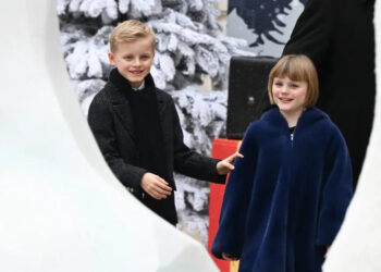 Jacques et Gabriella, pour la 1ère fois avec Albert II et Charlène pour les vœux