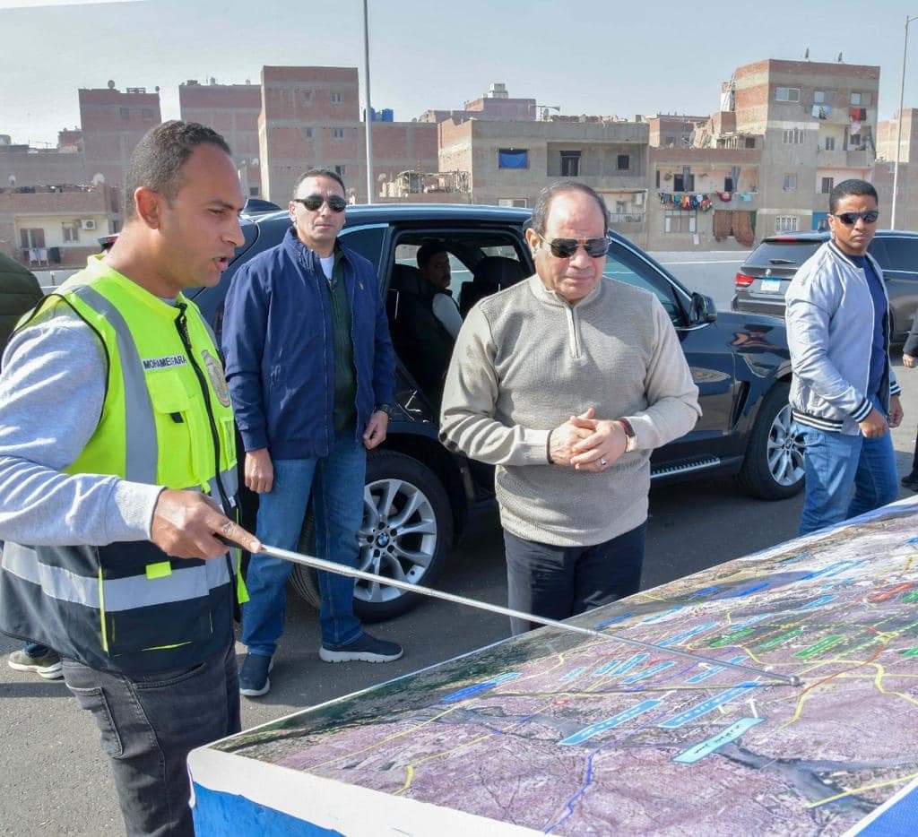 Al-Sissi inspecte les axes routiers de Guiza