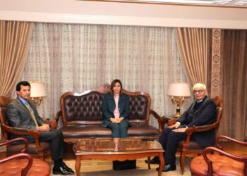 Coopération tripartite pour une future génération plus compétente