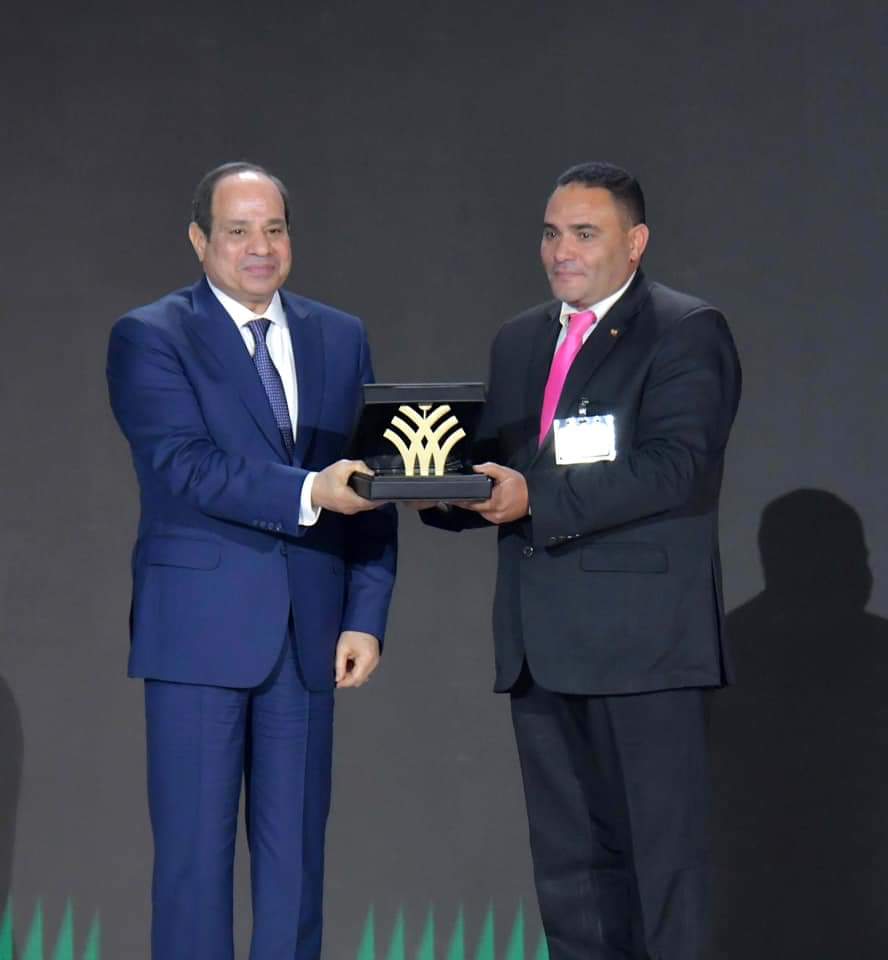 Al-Sissi honore des modèles inspirants en matière d'action civile et bénévole (Photos) 10 - Le Progrès Egyptien Al-Sissi honore des modèles inspirants en matière d'action civile et bénévole (Photos) 9 - Le Progrès Egyptien