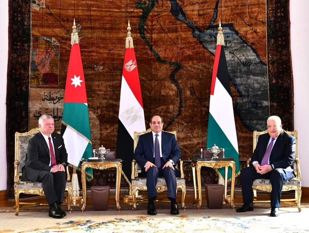 Le sommet égypto-palestino-jordanien souligne les droits légitimes des Palestiniens (Photos) 18 - Le Progrès Egyptien Le sommet égypto-palestino-jordanien souligne les droits légitimes des Palestiniens (Photos) 17 - Le Progrès Egyptien