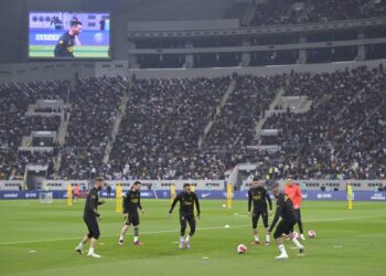 Le PSG s’est entraîné devant 27 000 spectateurs à Doha