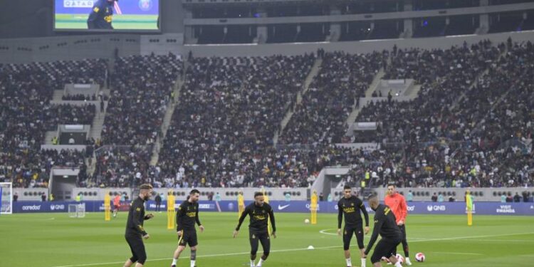 <strong>Le PSG s'est entraîné devant 27 000 spectateurs à Doha</strong> 2 - Le Progrès Egyptien <strong>Le PSG s'est entraîné devant 27 000 spectateurs à Doha</strong> 1 - Le Progrès Egyptien