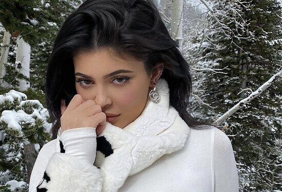 Le «cold girl», le maquillage de l’hiver 2023 2 - Le Progrès Egyptien Le «cold girl», le maquillage de l’hiver 2023 1 - Le Progrès Egyptien