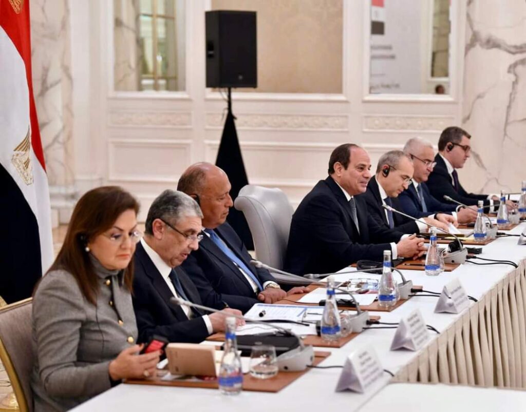 <strong>Al-Sissi s'entretient avec des hommes d'affaires en Azerbaïdjan</strong> 4 - Le Progrès Egyptien <strong>Al-Sissi s'entretient avec des hommes d'affaires en Azerbaïdjan</strong> 3 - Le Progrès Egyptien