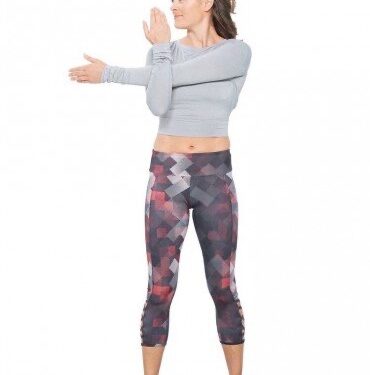 <strong>Etirer les muscles des épaules et des bras </strong> 1 - Le Progrès Egyptien