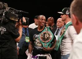 Boxe : Foster prive Vargas d’un troisième titre mondial