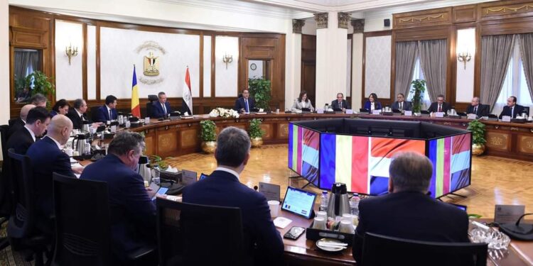 Madbouli et son homologue roumain président une séance de pourparlers centrée sur la coopération 2 - Le Progrès Egyptien Madbouli et son homologue roumain président une séance de pourparlers centrée sur la coopération 1 - Le Progrès Egyptien