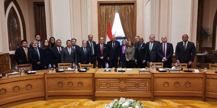 <strong>Choucri rencontre les ambassadeurs des pays d'Amérique latine au Caire</strong> 1 - Le Progrès Egyptien