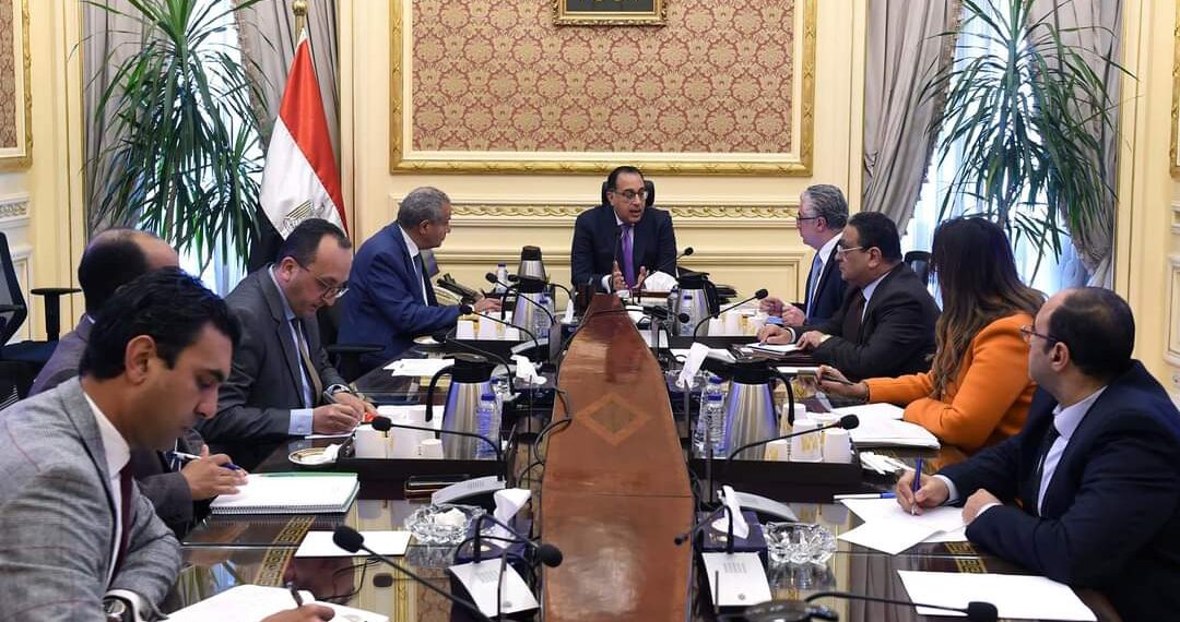 Le PM suit la création d'une zone franche logistique de stockage du blé et des huiles 2 - Le Progrès Egyptien Le PM suit la création d'une zone franche logistique de stockage du blé et des huiles 1 - Le Progrès Egyptien