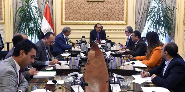 Le PM suit la création d'une zone franche logistique de stockage du blé et des huiles 2 - Le Progrès Egyptien Le PM suit la création d'une zone franche logistique de stockage du blé et des huiles 1 - Le Progrès Egyptien