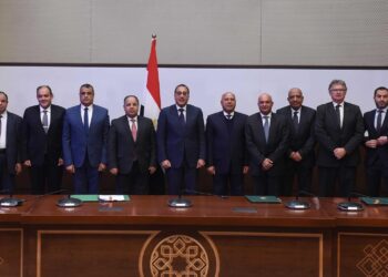 Signature de trois accords-cadres pour la fabrication de voitures