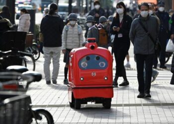 Japon : Feu vert imminent pour des robots livreurs “aimables”