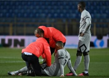 Ligue 1: Paris retrouve la victoire mais perd Mbappé