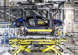 Examen&nbsp; de la fabrication des voitures électriques