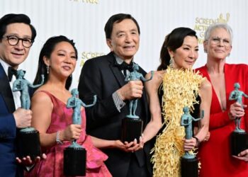 “Everything Everywhere” domine les SAG Awards