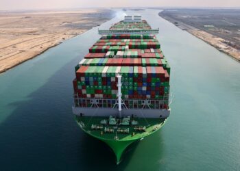 Canal de Suez : Traversée du géant porte-conteneurs EVER ACM