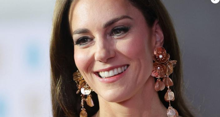 Kate Middleton sublime et coquette aux BAFTA 2 - Le Progrès Egyptien Kate Middleton sublime et coquette aux BAFTA 1 - Le Progrès Egyptien