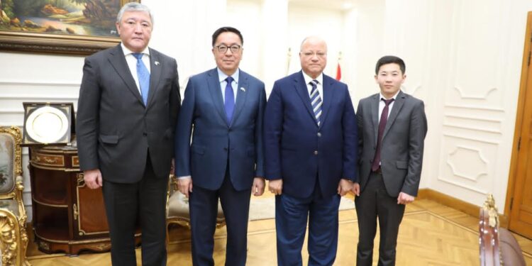 Le Gouverneur du Caire s’entretient avec l’ambassadeur kazakh 1 - Le Progrès Egyptien
