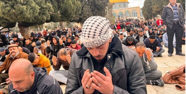 Les Palestiniens prient pour les martyrs de Naplouse 2 - Le Progrès Egyptien Les Palestiniens prient pour les martyrs de Naplouse 1 - Le Progrès Egyptien