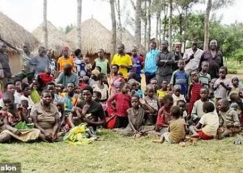 Avec 102 enfants et 568 petits-enfants, un agriculteur ougandais dit stop aux naissances