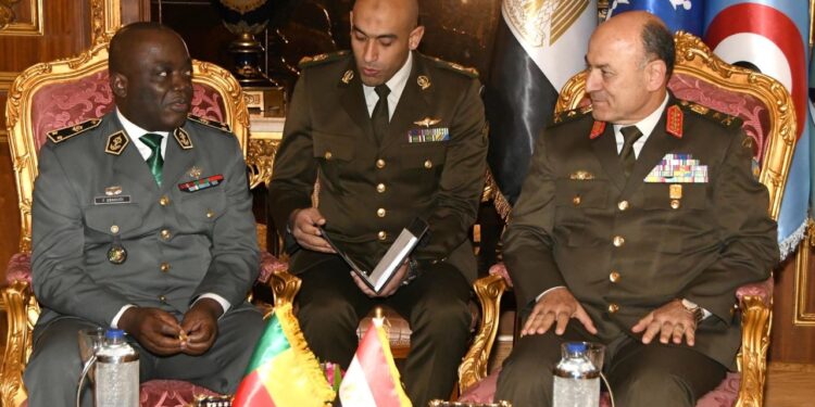 Le chef d'état-major rencontre son homologue béninois 1 - Le Progrès Egyptien