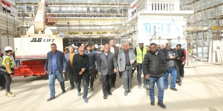 Le ministre du Transport suit le projet de la gare des chemins de fer de la Haute-Egypte 1 - Le Progrès Egyptien