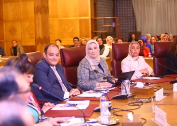 La ministre de la Solidarité assiste à la conférence de l’association des femmes d’affaires