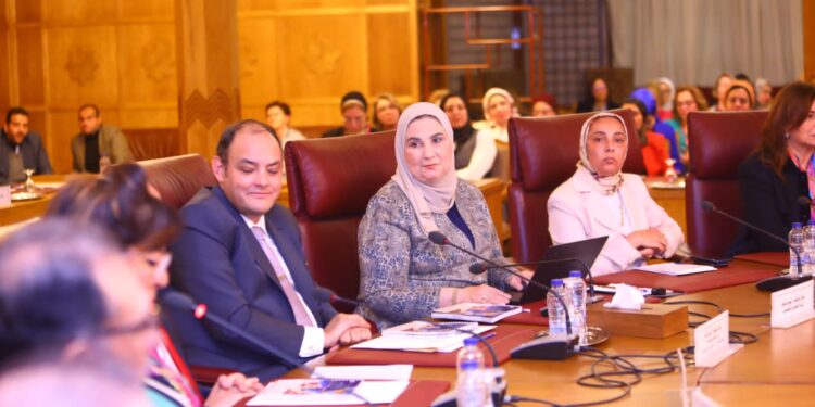 La ministre de la Solidarité assiste à la conférence de l'association des femmes d'affaires 2 - Le Progrès Egyptien La ministre de la Solidarité assiste à la conférence de l'association des femmes d'affaires 1 - Le Progrès Egyptien