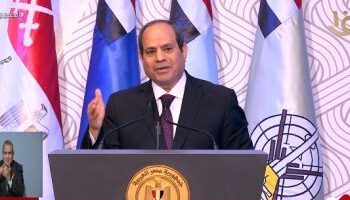 Al-Sissi met à l’honneur les familles des martyrs et des blessés des forces armées