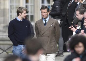 «The Crown» saison 6, les jeunes Kate et William apparaissent sur le tournage