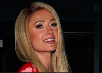 Paris Hilton maman