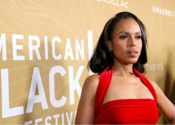 Kerry Washington s’illustre dans une robe portée par Whitney Houston en 1996