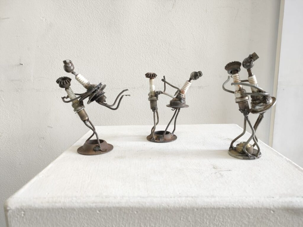Ezzat Hamed, l’art au son du vrombissement de moteur 4 - Le Progrès Egyptien Ezzat Hamed, l’art au son du vrombissement de moteur 3 - Le Progrès Egyptien