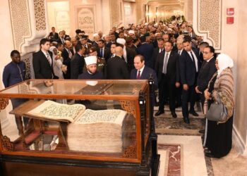 Al-Sissi prend le Sohour avec les ouvriers